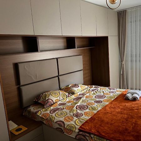 Elegant Apartment In City Centre Prisztina Zewnętrze zdjęcie