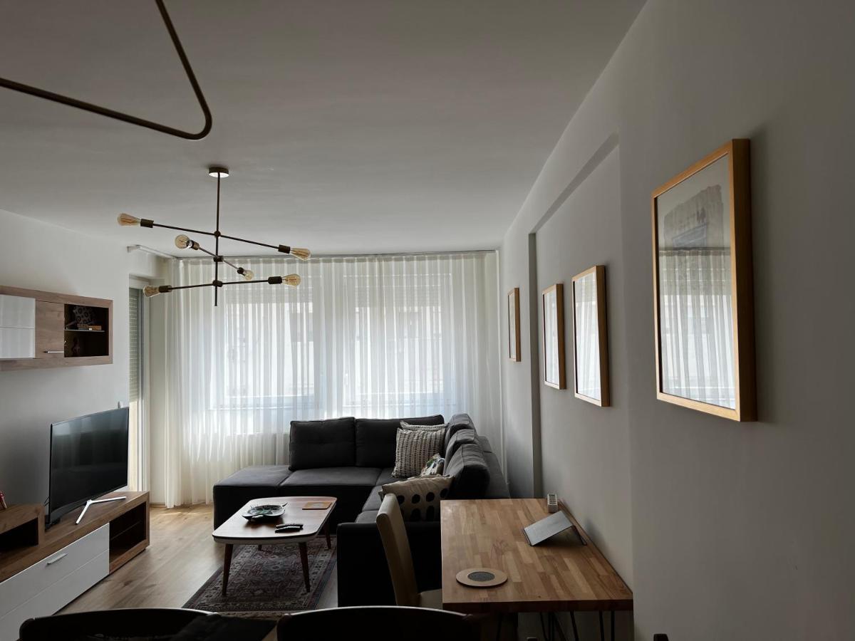 Elegant Apartment In City Centre Prisztina Zewnętrze zdjęcie