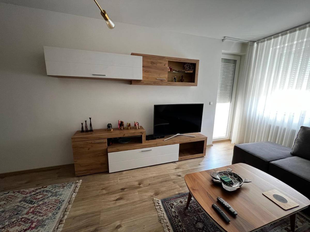 Elegant Apartment In City Centre Prisztina Zewnętrze zdjęcie